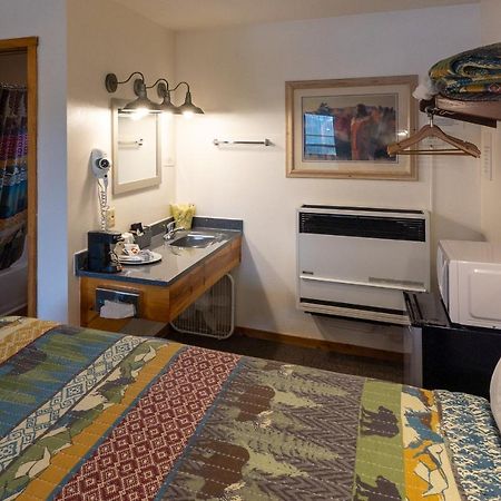 Elk Horn Lodge Cooke City Bagian luar foto