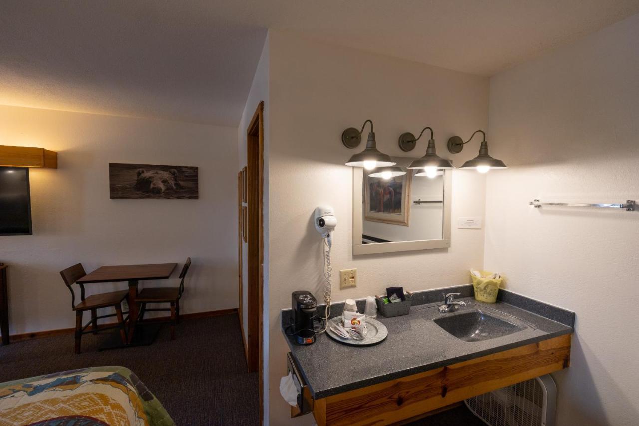 Elk Horn Lodge Cooke City Bagian luar foto