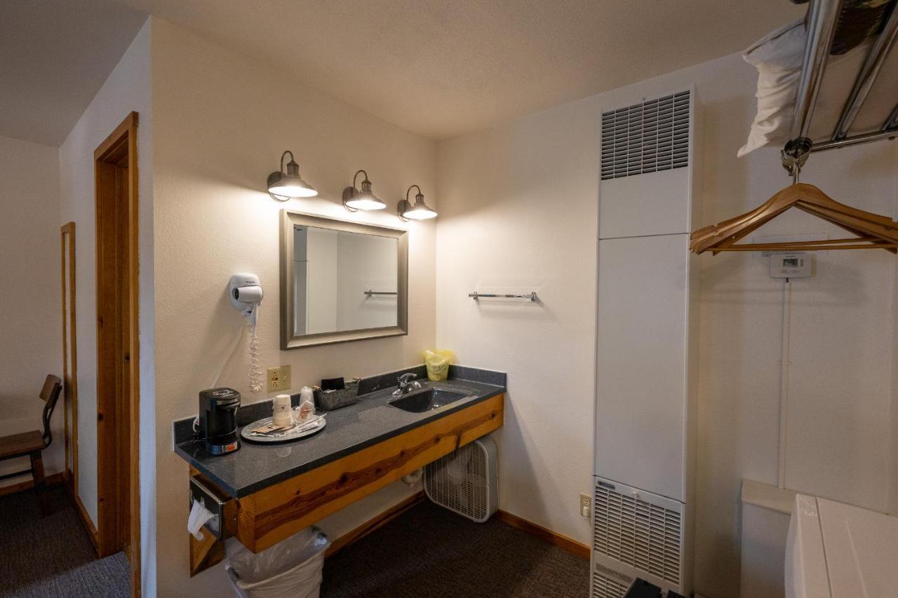 Elk Horn Lodge Cooke City Bagian luar foto